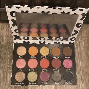 Sydney Grace pallet in Dark